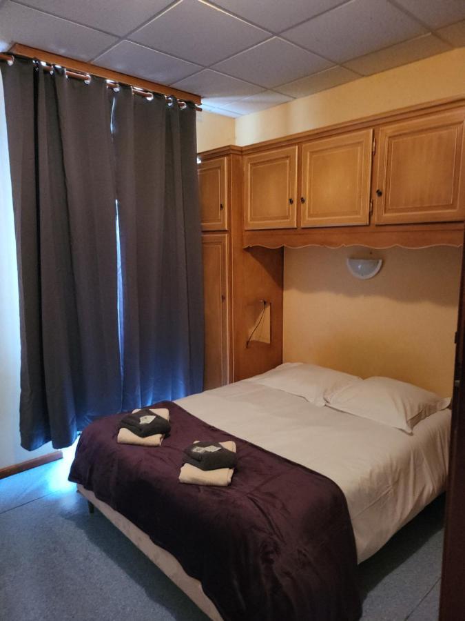 Le Clos Fleuri Bourg-de-Thizy Exterior foto